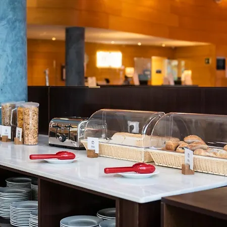 Express By Ihg 3*
