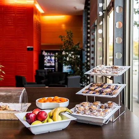 Express By Ihg Hotel