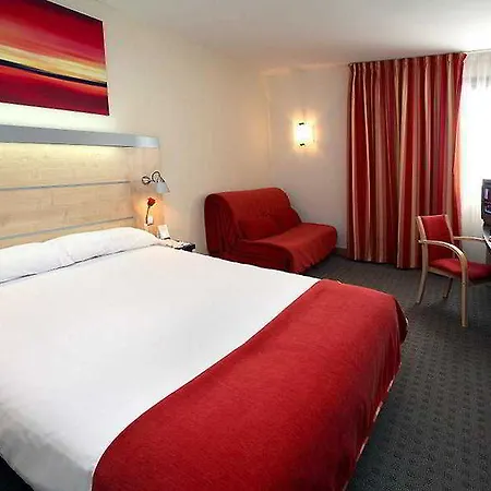 Express By Ihg Hotel 3*