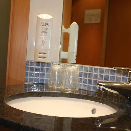 Express By Ihg 3*